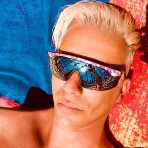 Meet your Posher, Zack